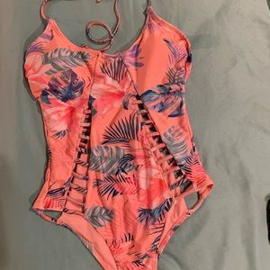 One piece swim suit